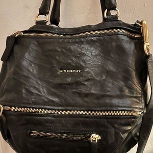 GIVENCHY Pandora Pepe Bag Leather Medium